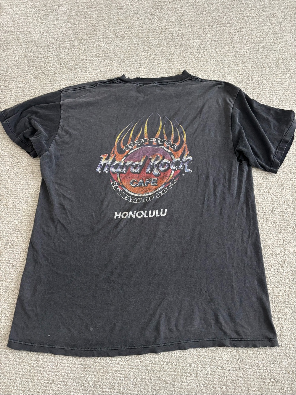 Vintage Distressed Hard Rock Honolulu Tshirt